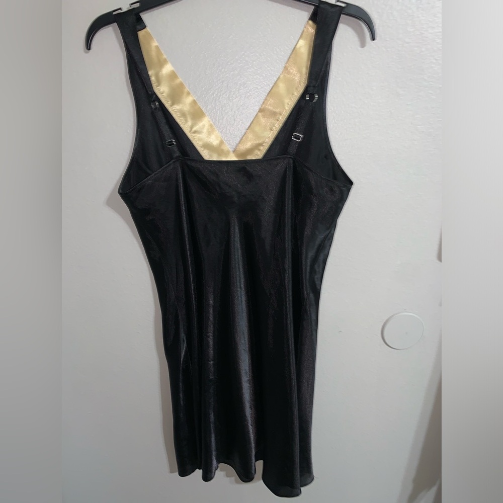 Jones New York night gown and robe black gold accents silk feel size s/m - Picture 9 of 10